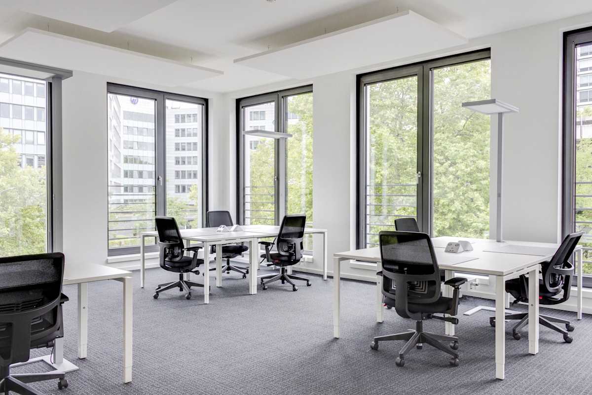office at Westbahnhof
