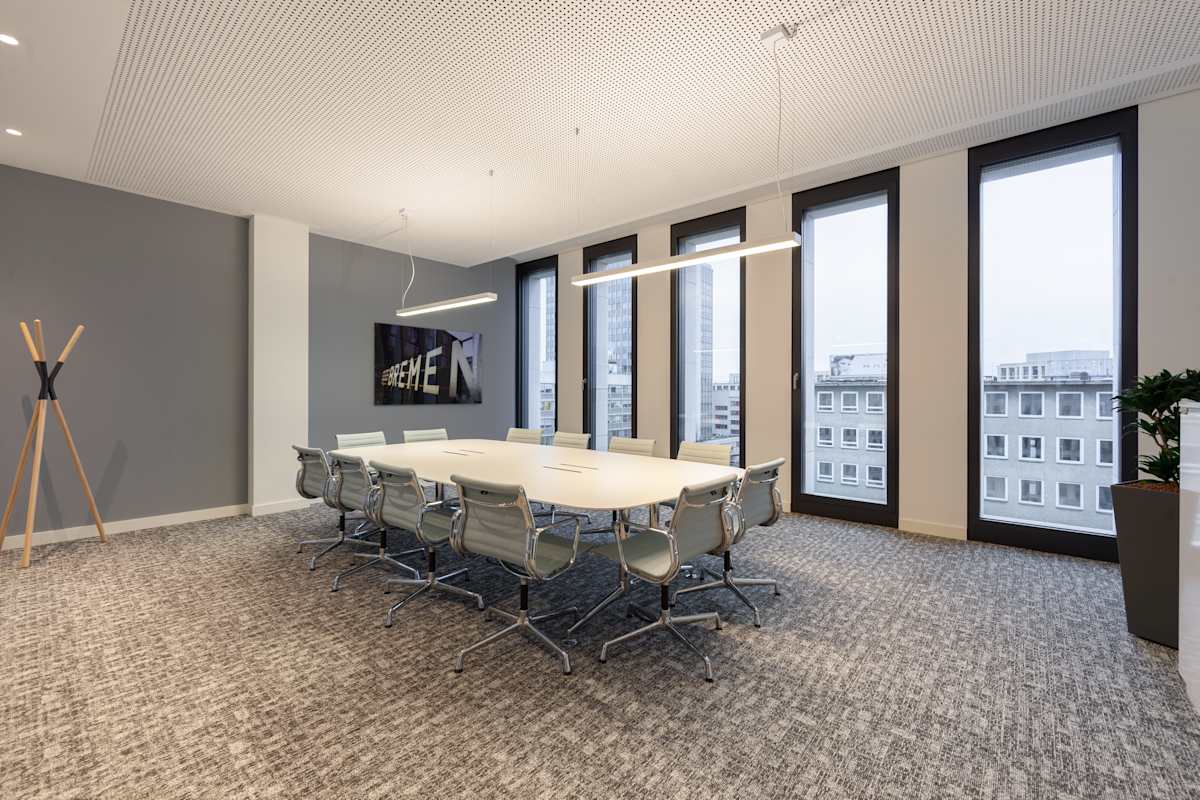 office at Icon Tower Geschäftsadresse